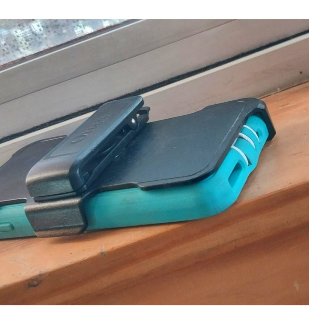 OtterBox Defender Case w Belt Clip for iPhone 7 Plus 8 Plus Teal White Black
